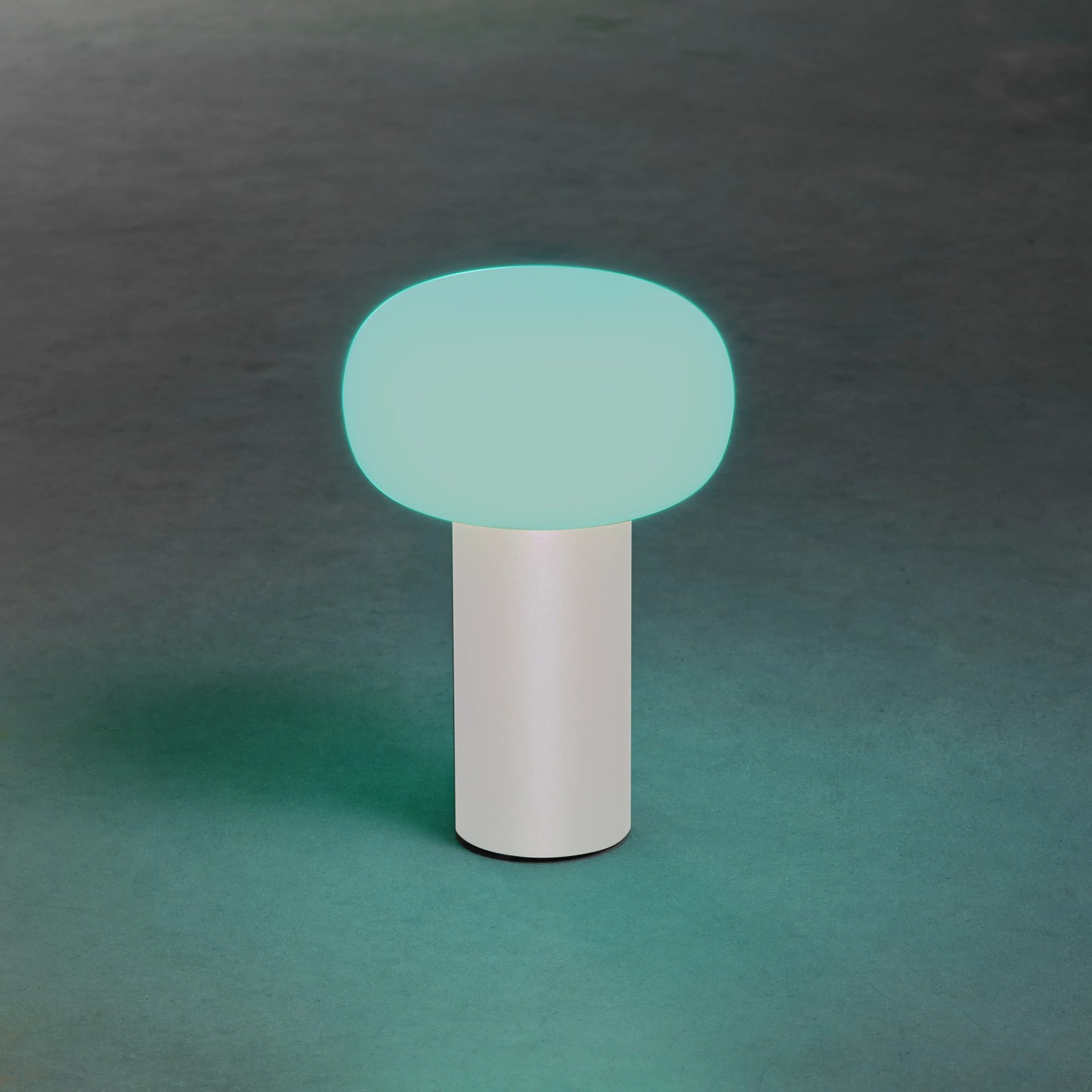 Weiße Konstsmide LED-Tischleuchte Antibes, Ø 13 cm, für Innen & Außen. Dekoleuchte mit Akku.