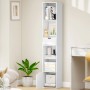 Weißes schmales Bücherregal aus Spanplatte mit offenen Fächern, Schublade und Schranktür im Wohnzimmer.