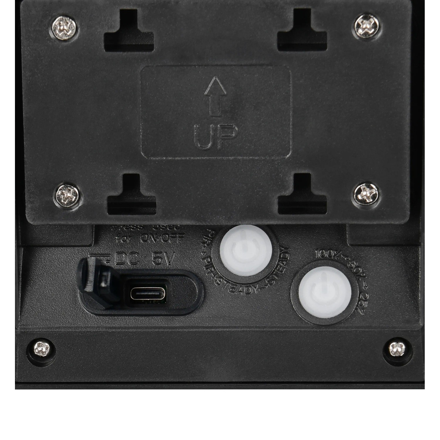 Detailaufnahme der Reality LED-Outdoor-Wandleuchte Moro: Rückseite mit USB-C Anschluss und Sensoren.