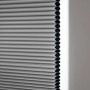 Graues Schöner Wohnen Thermo-Wabenplissee Sina, 90x130 cm, für Fenster, Detailansicht.