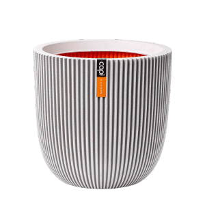 Elfenbeinfarbener Capi Europe Blumentopf Kugel Groove, Ø 54 cm, mit Rillenstruktur.