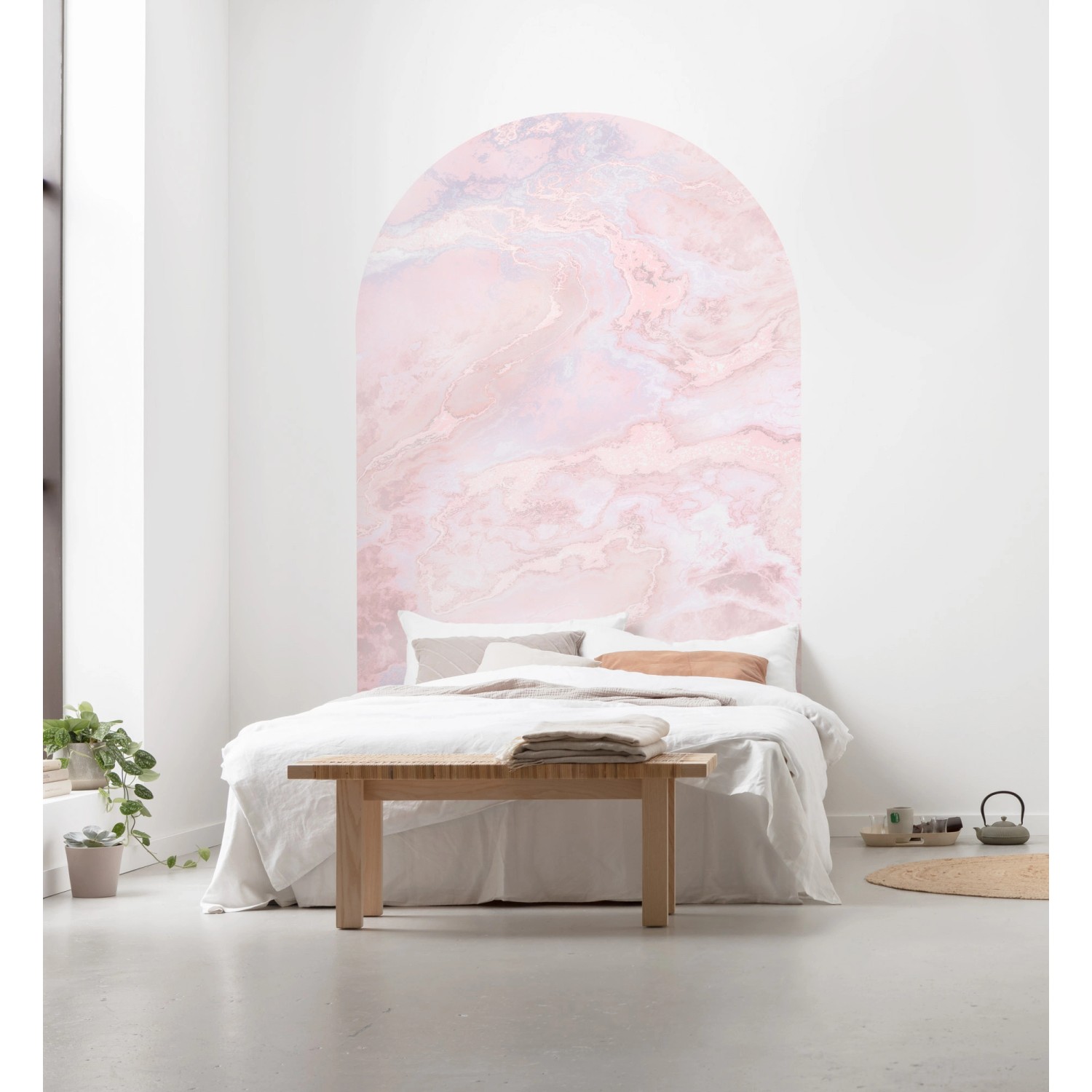 Komar Fototapete Mármol Rosa im Schlafzimmer, selbstklebende Vliestapete mit Marmor-Optik.