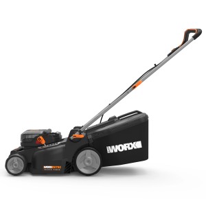 Worx Akku-Rasenmäher WG737E Nitro 40 V mit Fangsack, seitliche Ansicht.