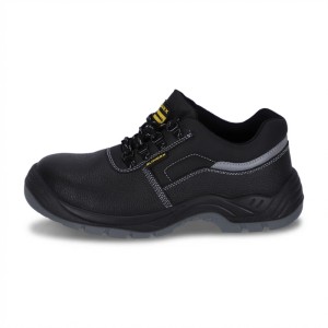 Schwarze Eliworx S3 Sicherheitsschuhe Terra Low für Herren mit Stahlkappe und grauer Sohle.