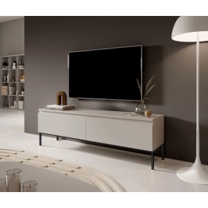 Modernes Selsey TV-Lowboard Bemmi, kaschmirgrau, mit zwei Türen und schwarzen Beinen, in einem Wohnzimmer.