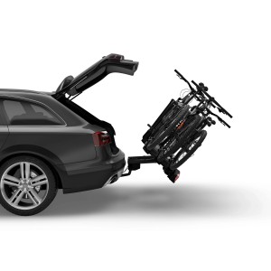Thule VeloCompact 926 Fahrradträger für Anhängerkupplung mit 3 Fahrrädern am Auto.