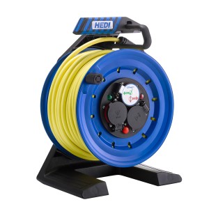 Blaue HEDI Kabeltrommel Generation 7 Companion mit gelbem Kabel und 3 Steckdosen.