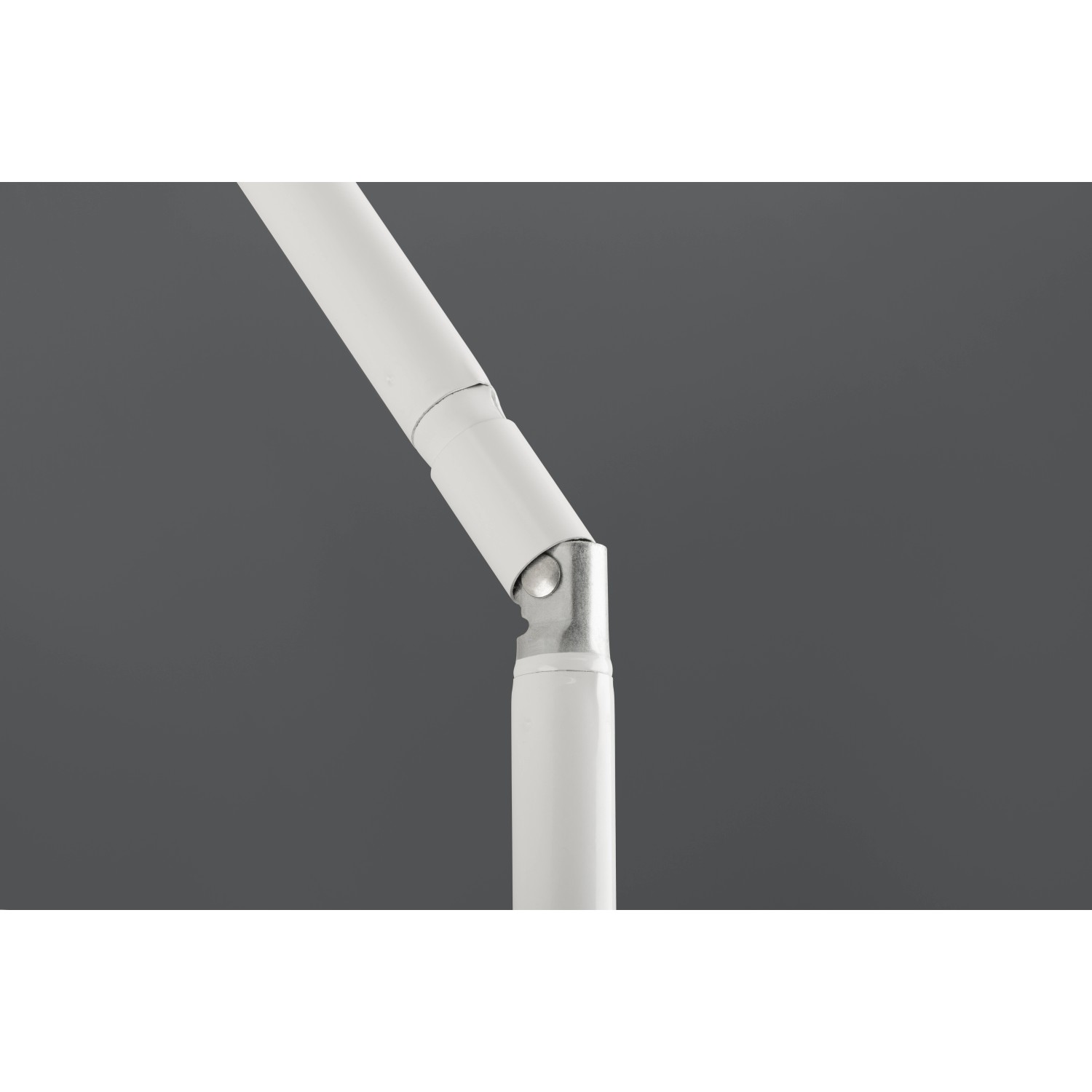 Detailaufnahme: Knickgelenk des anthrazitfarbenen Schneider Marktschirms, zur individuellen Ausrichtung.