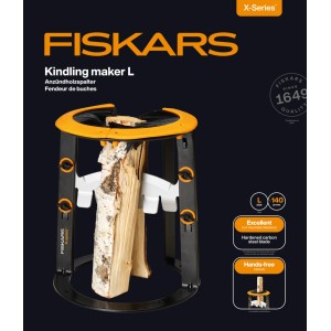 Fiskars Anzündholzspalter X-Series Gr. L, orange-schwarz, mit Holzscheit zum Spalten.