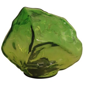 Grüne Luxform Solar Dekoleuchte in Felsoptik aus Glas mit LED-Lichterkette.