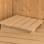 Detailaufnahme einer Saunaliege aus hellem Holz in einer Karibu Sauna.