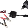 CMI Batterie-Erhaltungsladegerät mit Klemmen, Netzteil und Kontrollleuchten.