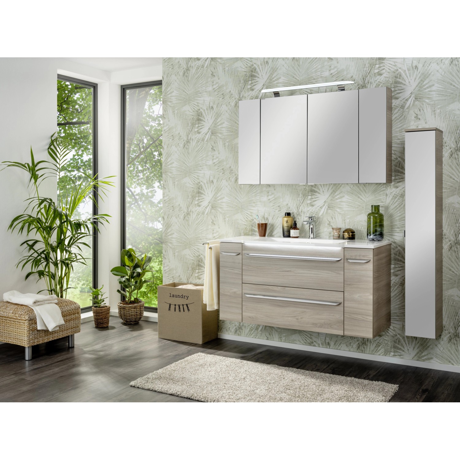 Fackelmann Bad-Hängeschrank Luxor Steinesche, 20 cm breit, im modernen Badezimmer.