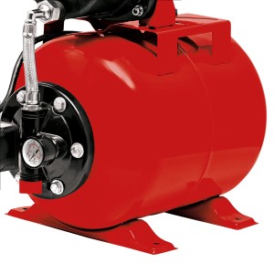 Einhell Hauswasserwerk GC-WW 6538, rote Pumpe mit Manometer und Druckkessel.