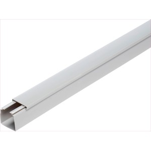 Grauer Kabelkanal, 30x30 mm, 2 m Länge. Zur Verlegung von Kabeln.