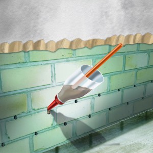Anwendung von MEM Trockene Wand (5 l) zur Mauerwerksabdichtung gegen Feuchtigkeit.