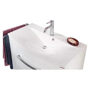 Fackelmann Waschbecken Lugano, 80 cm, weißes Einbauwaschbecken mit Armatur und Handtüchern.