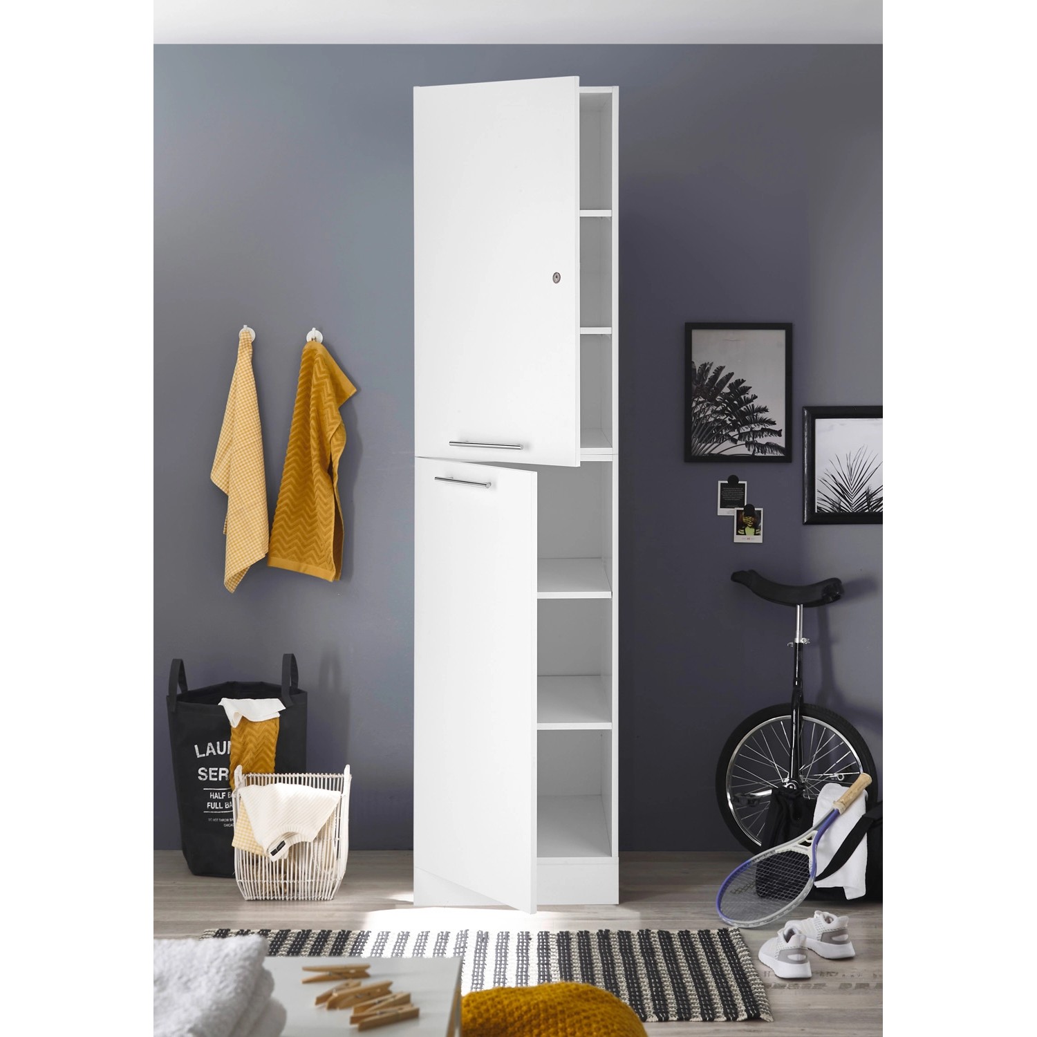 Respekta Hochschrank Clara, 200 cm hoch, weiß matt, mit offenen und geschlossenen Fächern.