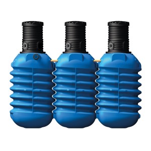 4rain Erdtank Modularis 7500 l, blau, mit drei Modulen und Schachtverlängerung.