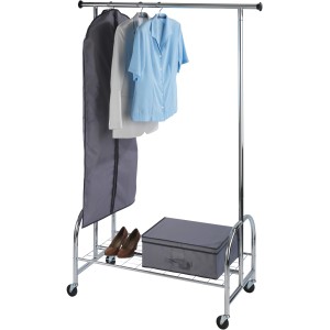 Wenko Kleiderständer Profi mit Kleidung und Ablage für Schuhe und Box.