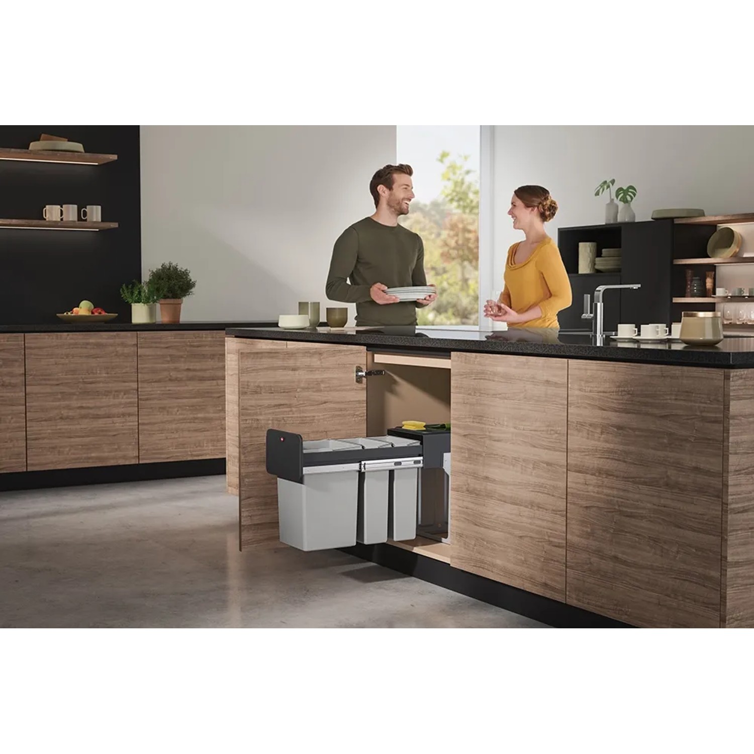 Hailo Einbau-Mülleimer EB-X Trio 28 l im Unterschrank mit drei Inneneimern.