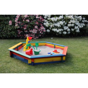 Sandkasten Fynja Sechseckig Bunt 173 cm x 148 cm x 21 cm mit Abdeckplane