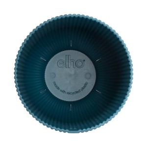 Blauer Elho Übertopf Vibes Fold Coupe, 14x13,9x21 cm, mit gerippter Struktur. Top-Ansicht.
