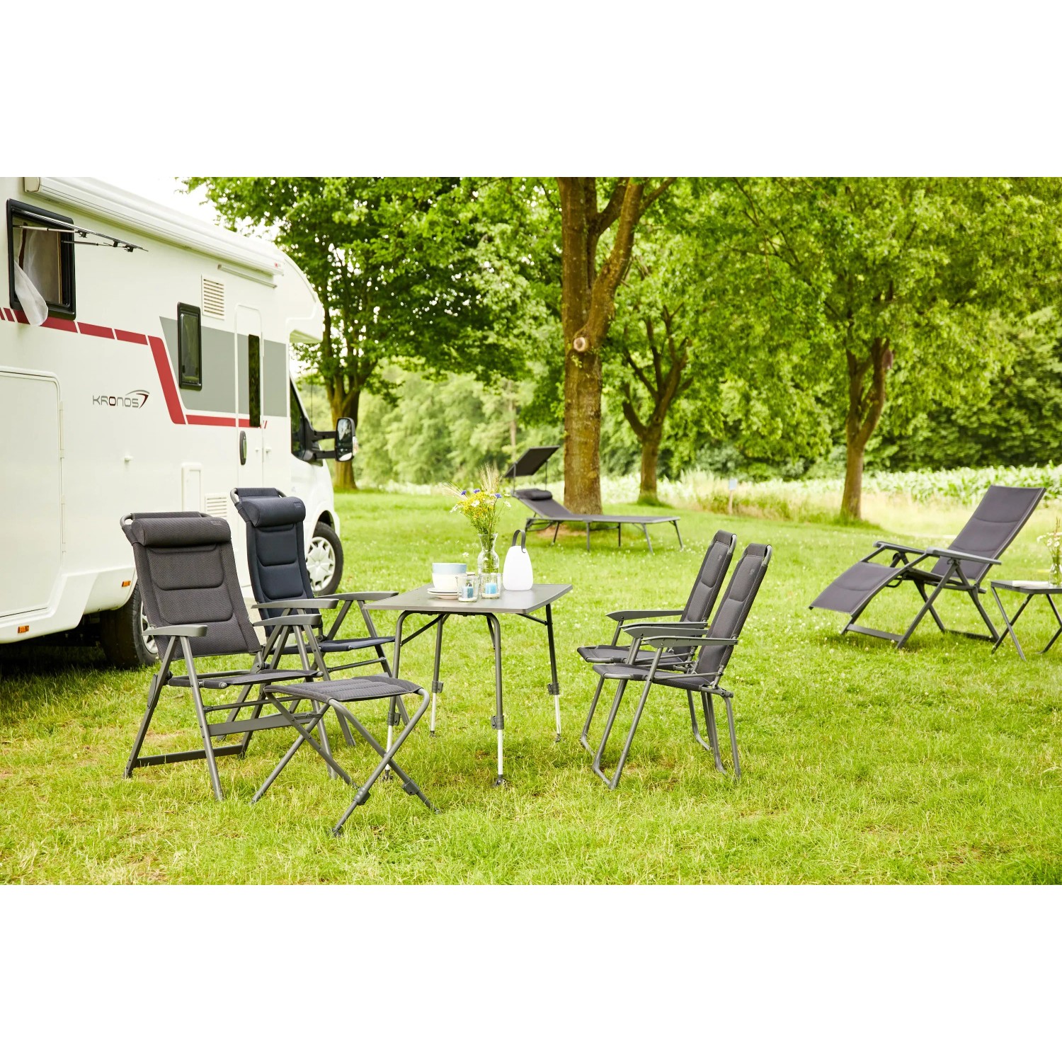 Siena Garden Campingsessel Premium, dunkelblau, mit Aluminiumgestell. Bequemer Klappstuhl für Camping und Garten.
