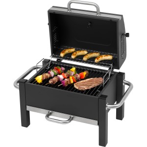 Tepro Toronto Holzkohlegrill Easy, schwarz, mit Grillgut wie Würstchen und Schaschlik.