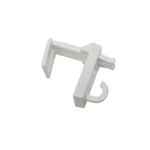 Weißer Gardinia Klemmträger mit Haken für Rollos und Raffrollos.