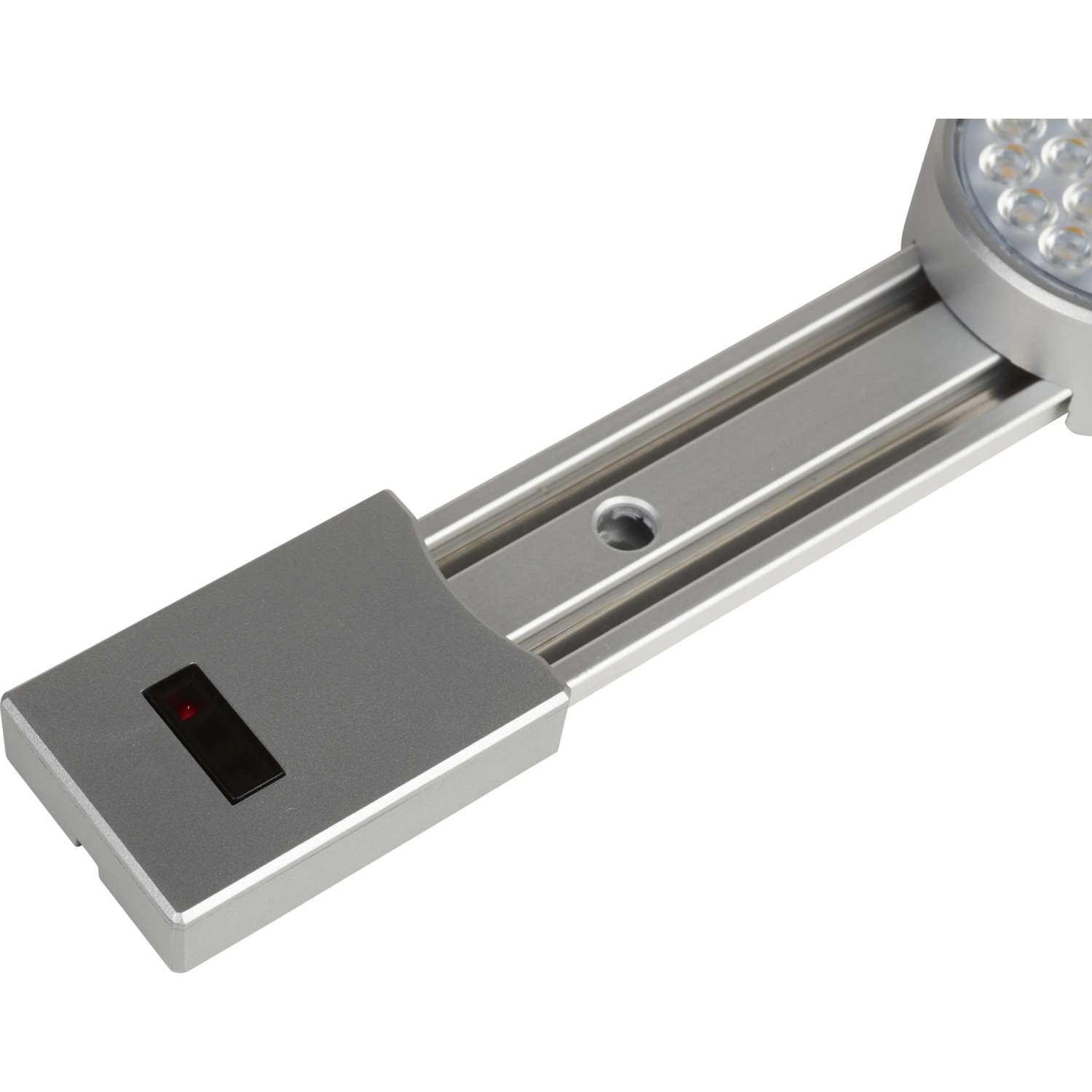 Silberne LED-Sensor-Unterbauleuchte aus Aluminium für Küchen, Detailansicht.