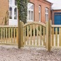Druckimprägniertes Nadelholz Gartentor Ligno, 100x88cm, mit Lattenzaun vor Backsteinhaus.