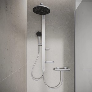 Ideal Standard Brausegarnitur Silver ohne Thermostat mit Kopf- und Handbrause sowie Ablagen.