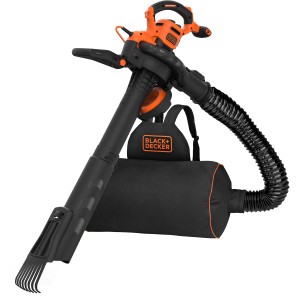 Black+Decker 3-in-1 Elektro-Laubsauger mit Laubfangrucksack und Rechenaufsatz.