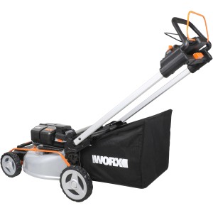 Worx Akku-Rasenmäher WG761E mit 51 cm Schnittbreite und Fangkorb. Ideal für mittelgroße Gärten.
