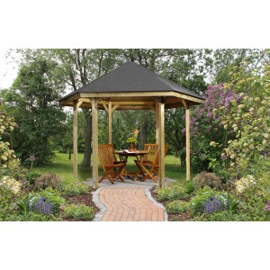 Weka Pavillon 656 aus Holz, 326x376 cm, mit Tisch und Stühlen im Garten.