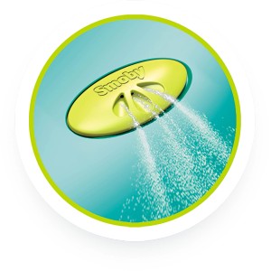 Detailaufnahme: Wasseranschluss der Smoby Rutsche, verwandelt sie in eine Wasserrutsche.