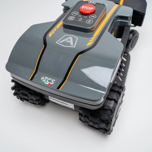 Ambrogio Zeta R Mähroboter in Schwarz-Orange, Nahaufnahme der Oberseite mit Bedienelementen.