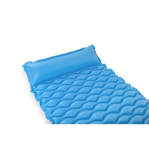 Blaue Bestway Luftmatratze Float'n Roll (213x86 cm) mit integriertem Kopfkissen.