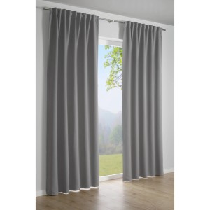 Grauer Bennetti Dimout Schal 140x175 cm mit Gardinenband vor Fenster.