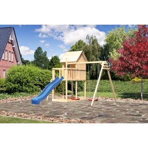 Karibu Kinderspielhaus Frieda Set mit Rutsche und Doppelschaukel aus naturbelassenem Holz.