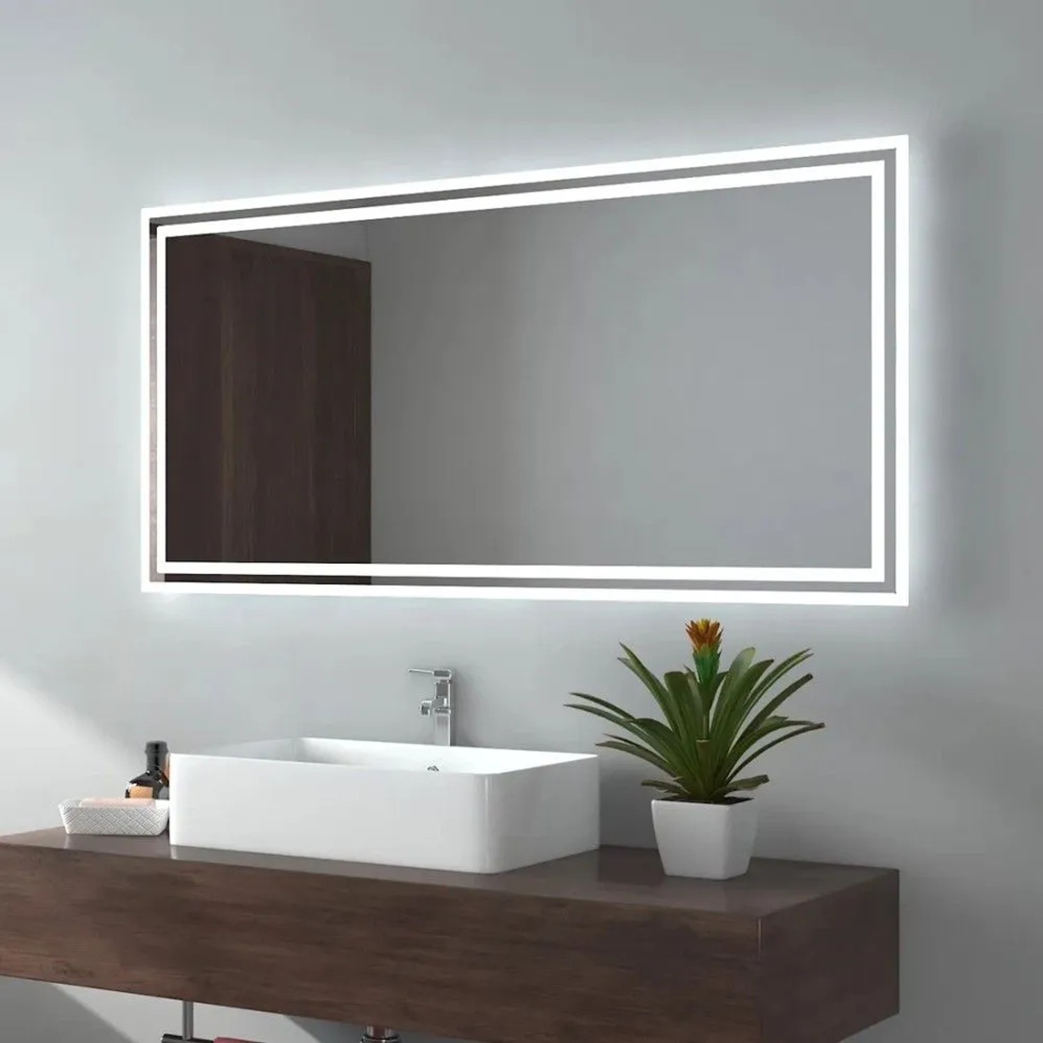 Großer rechteckiger LED Badspiegel 120x60 cm mit doppelter Beleuchtung und Anti-Beschlag-Funktion über Waschbecken.