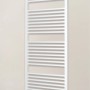 Weißer Schulte Design-Heizkörper Turbo (886 W) mit horizontalen Heizrohren und Anschluss von unten.