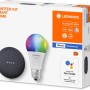 Ledvance Smart Home Set mit Google Nest Mini und farbiger LED-Lampe.