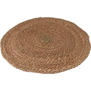 Runder Teppich (Ø 79,8 cm) aus Rattan in Naturfarben.