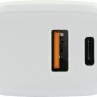 Schwaiger Schnell-Ladegerät 230V mit USB und USB-C Anschluss in Weiß.