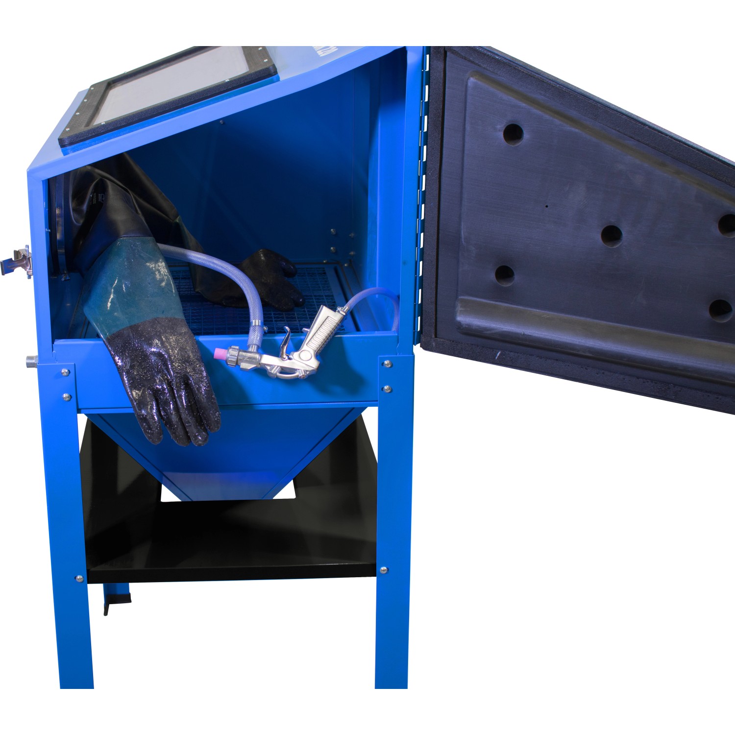 Geöffnete Güde Sandstrahlkabine GSK 220 mit Pistole und Handschuhen.