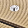 Detailaufnahme Fußschalter Wasseranschluss des Edelstahl Außen-Duschpaneels.