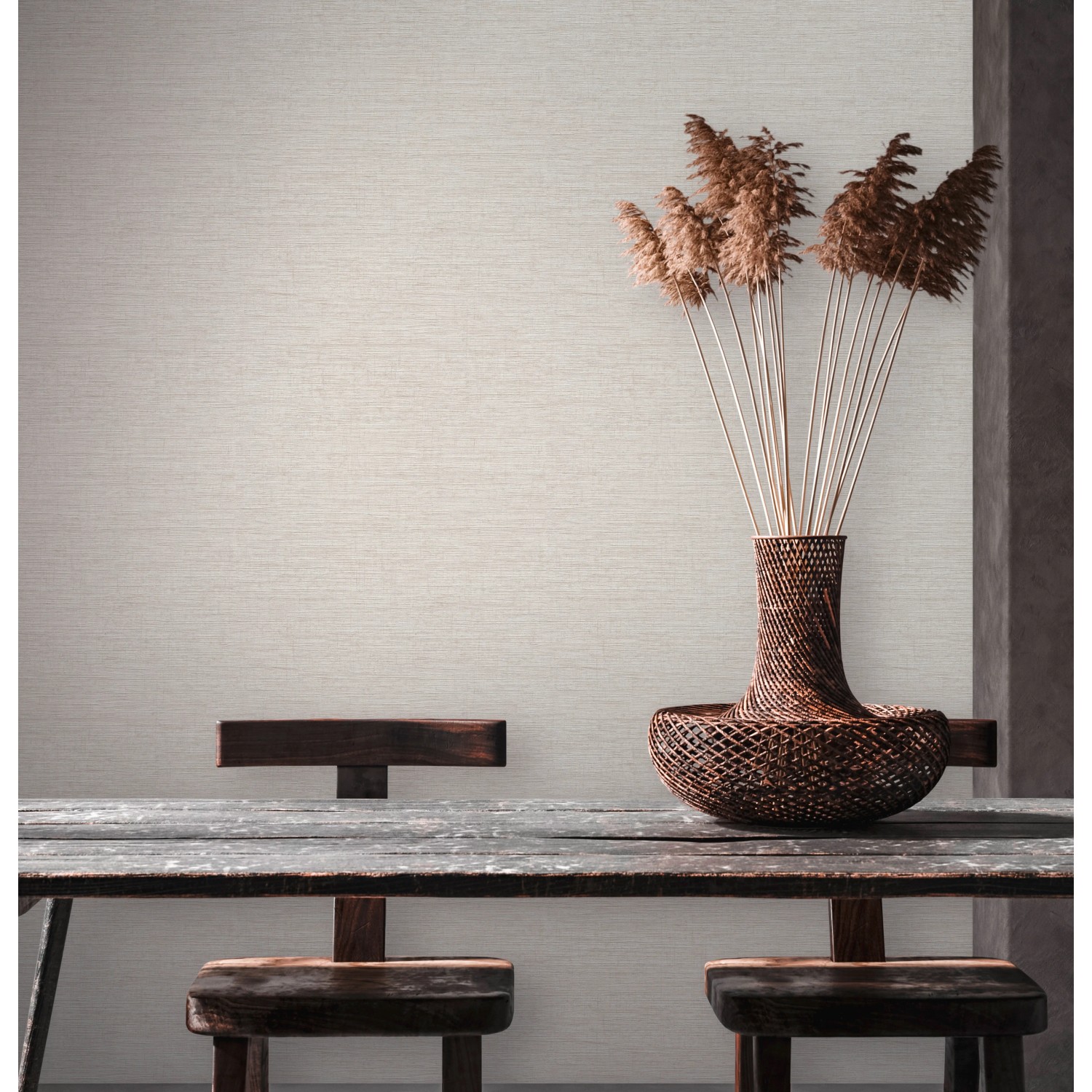 A.S. Creation Vliestapete Metropolitan Stories II Mio Uni Creme, kombiniert mit Tisch und Dekoration.