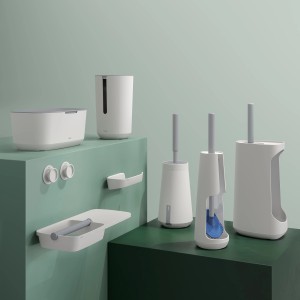 Tiger Tess Bad-Accessoires Set in Weiß/Hellgrau: Toilettenpapierhalter, Bürstenhalter, Seifenspender, Ablage.